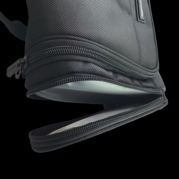 New Amazon Basics Dopp Kit Bag Zip Zippered Travel Pouch Bag Black Pockets - Picture 8 of 12